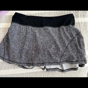 lululemon athletica Black and Speckled Gray Athletic Skirt